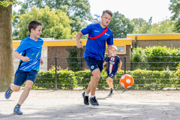 Banner website Jeugd Schoolplein 600x400 (3).png